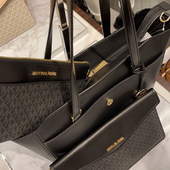 Michael Kors Maisie Large Pebbled Leather 3-in-1 Tote Bag - Picture 5 of 16